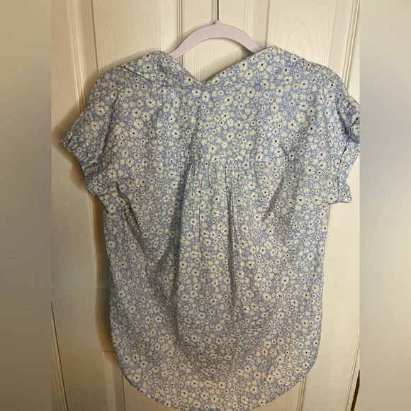 NWT Blue & White Daisy Print Blouse - Picture 4 of 5